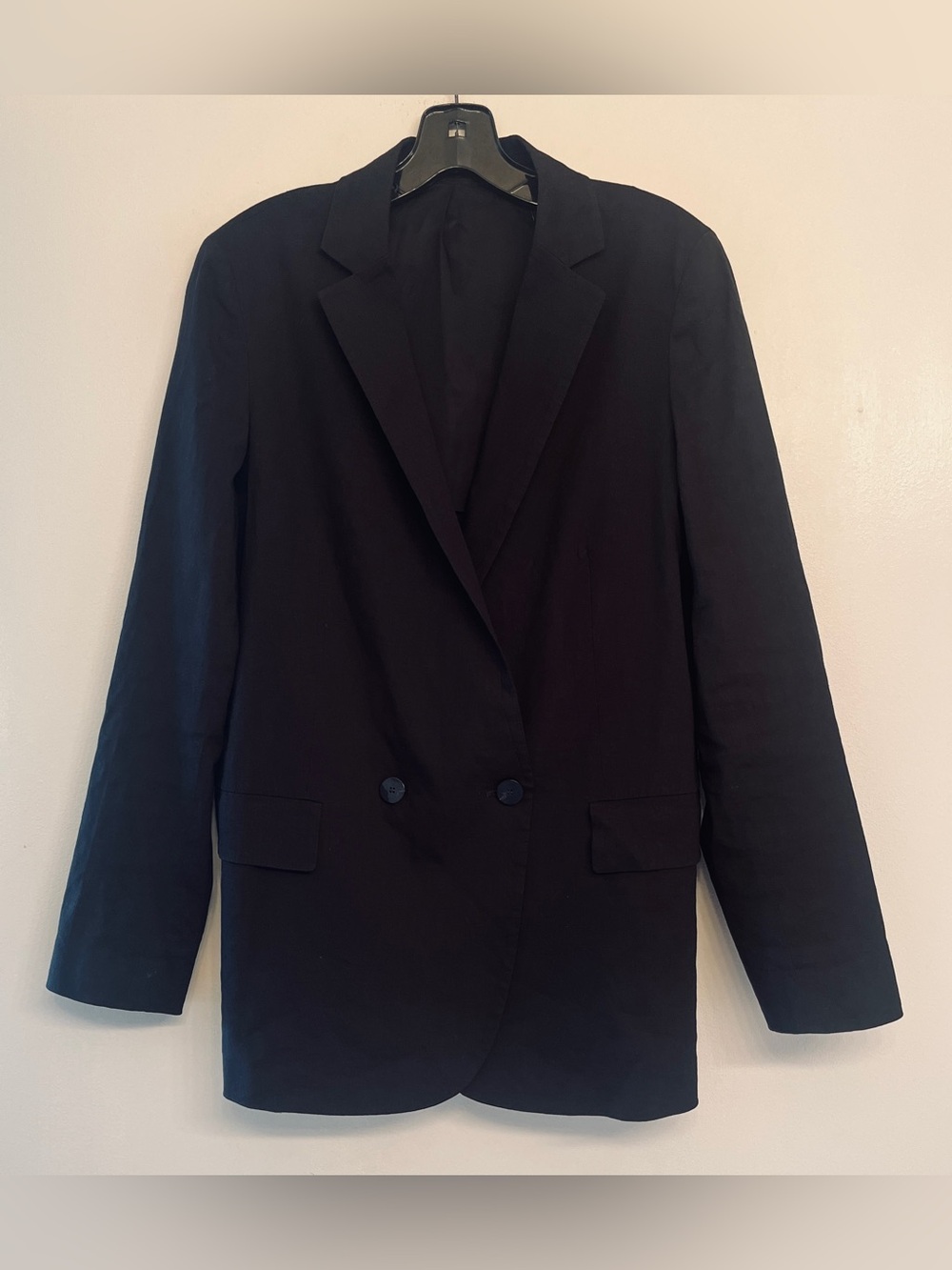 Theory Black Eco Crunch Wash DB
Boy Jacket Linen Blazer - Size 4